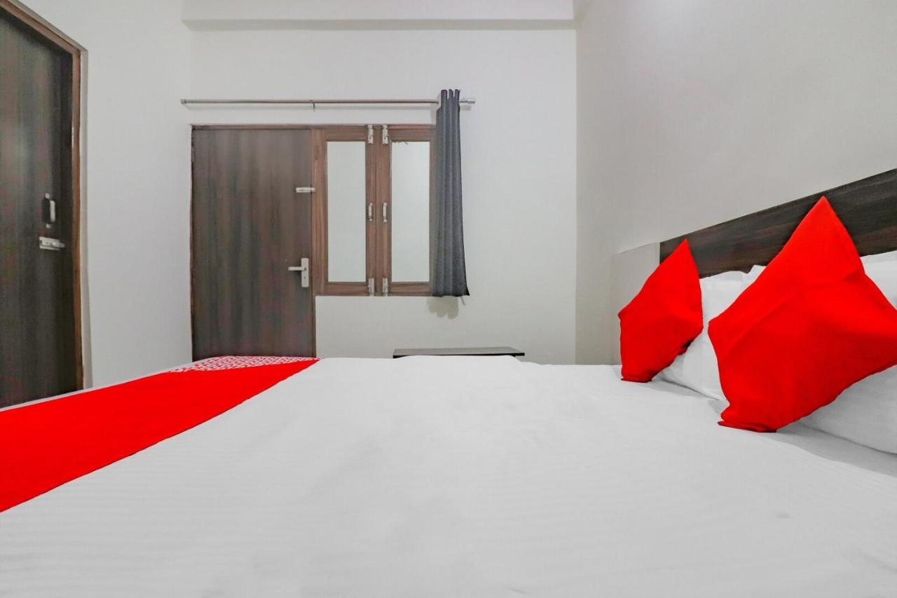 Rajlakshmi Guest House マトゥラー エクステリア 写真